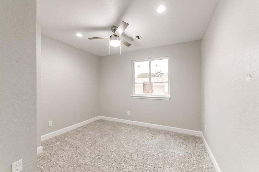 5763 Easthampton Dr, Houston TX  77039-5046 exterior