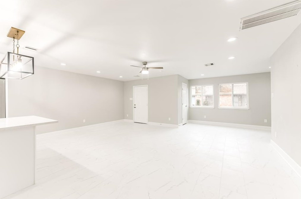 5763 Easthampton Dr, Houston TX  77039-5046 exterior