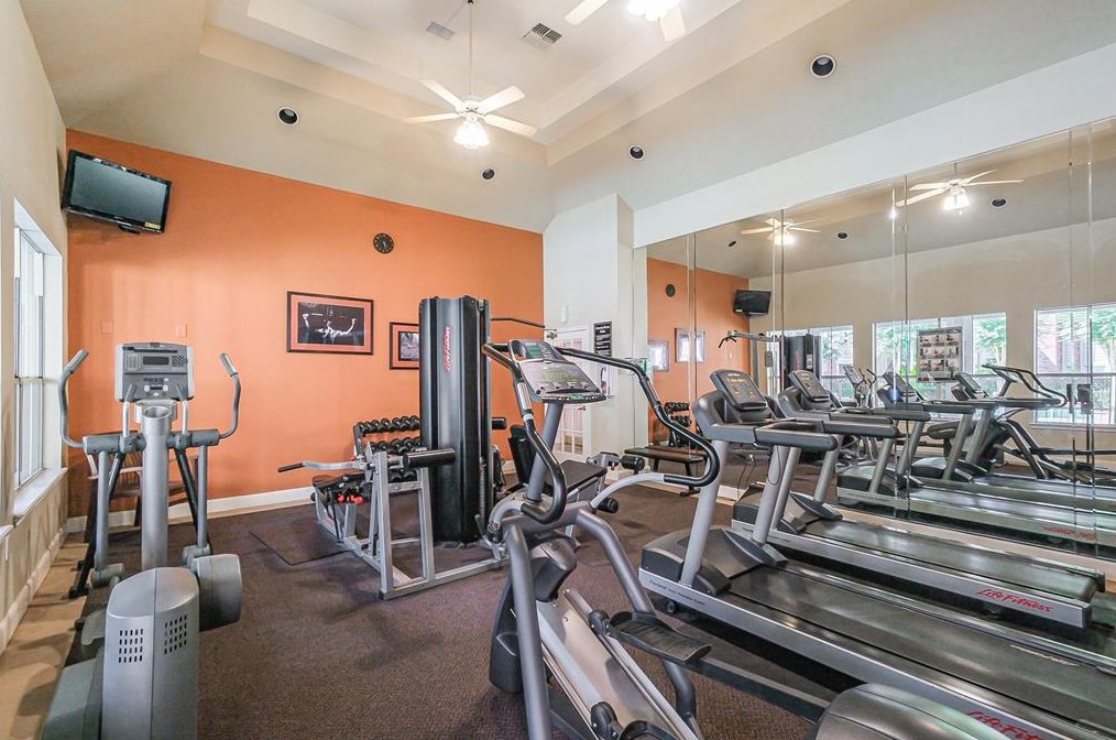 1330 Old Spanish Trl, Houston TX  77054-1800 exterior