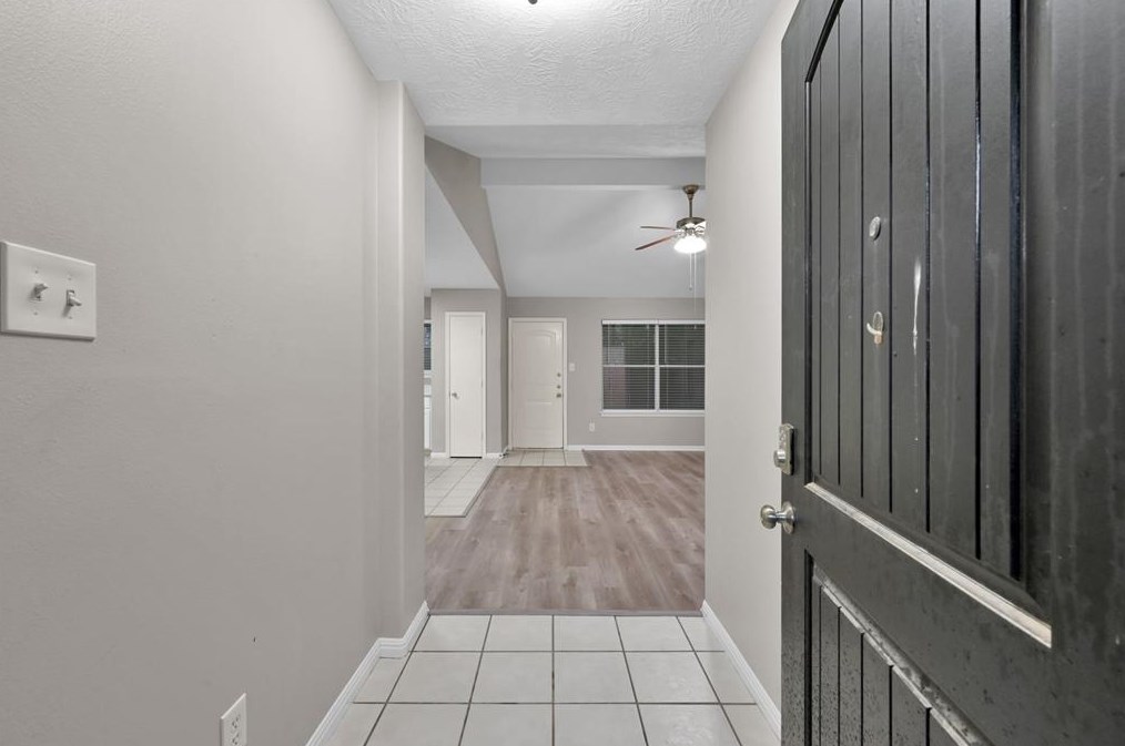 16376 Sun View Ln, Conroe TX  77302-5563 exterior