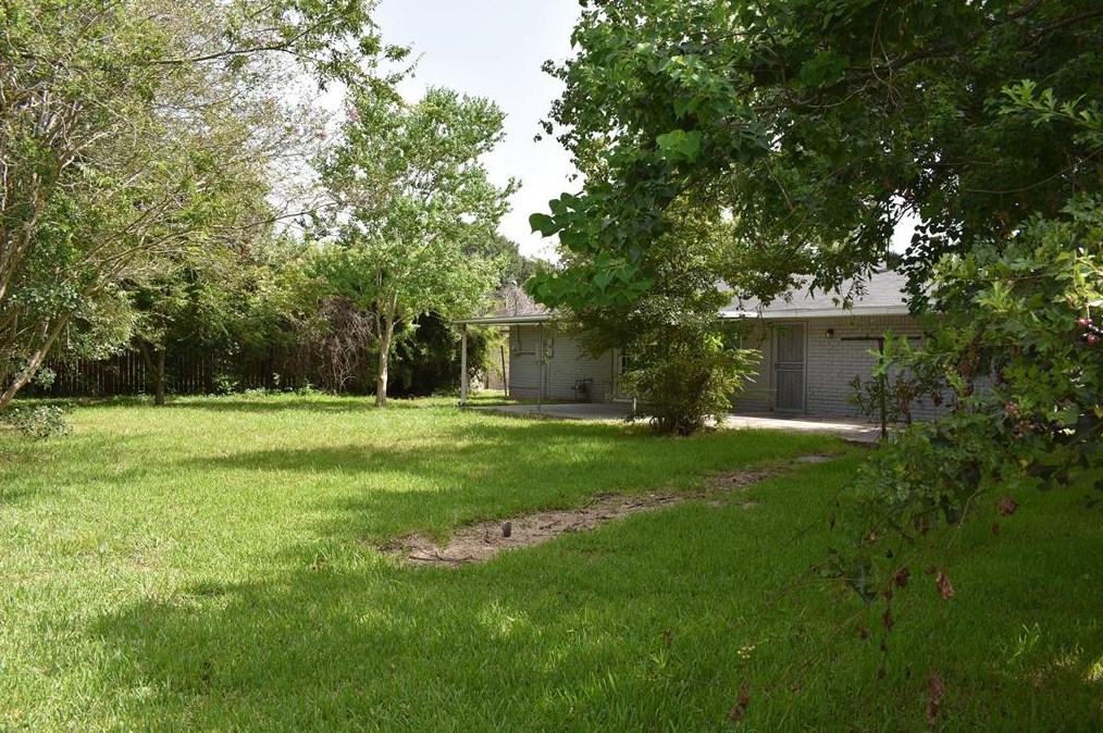 8822 Meadowview Dr, Houston TX  77037-2334 exterior