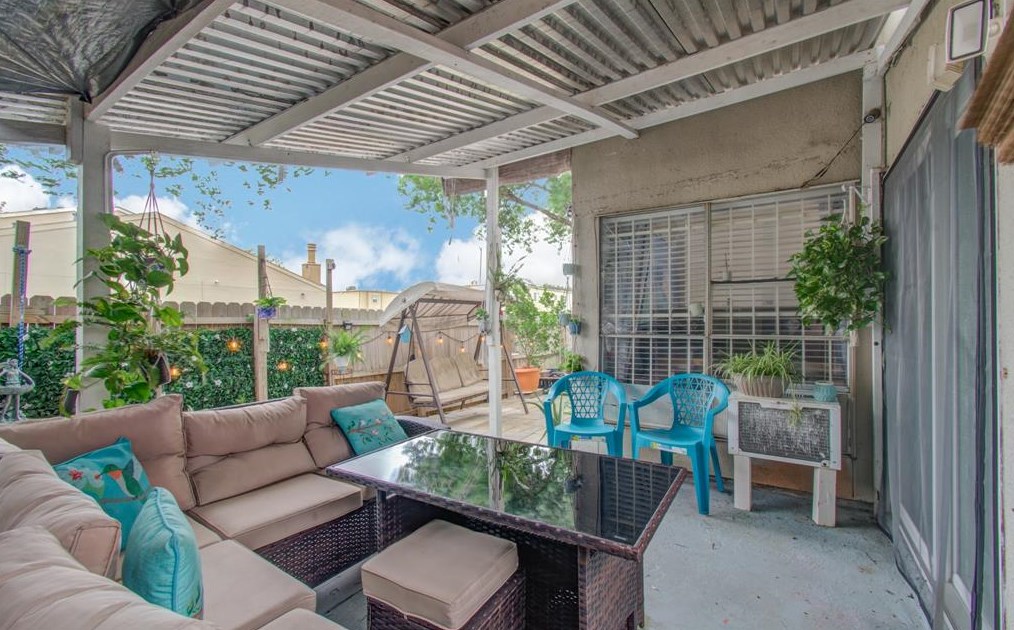 12321 Corona Ln, Houston TX 77072-3330 exterior