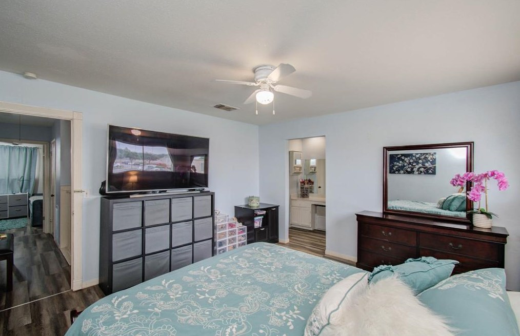 12321 Corona Ln, Houston TX 77072-3330 exterior