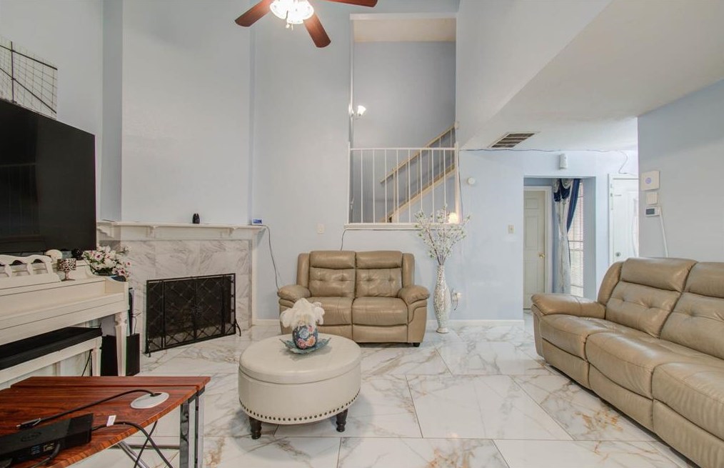 12321 Corona Ln, Houston TX 77072-3330 exterior