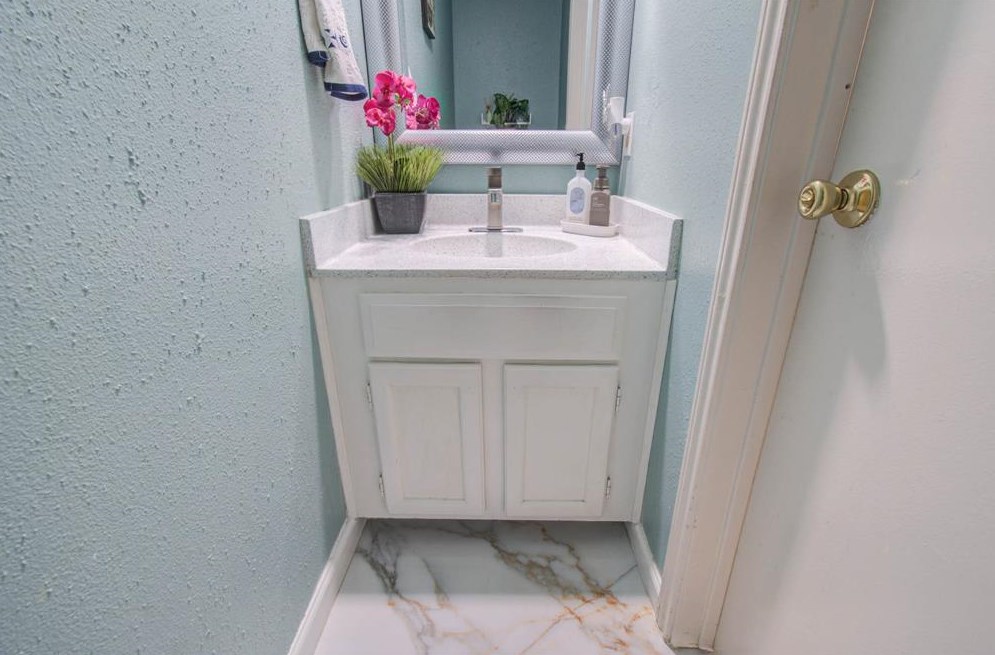 12321 Corona Ln, Houston TX 77072-3330 exterior