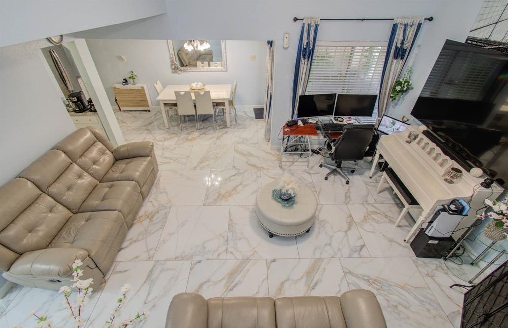 12321 Corona Ln, Houston TX 77072-3330 exterior