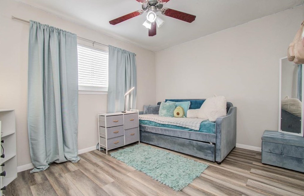 12321 Corona Ln, Houston TX 77072-3330 exterior