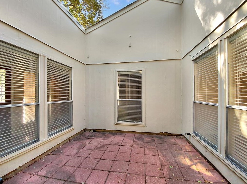 15111 Stillcreek Dr, Houston TX  77070-1254 exterior