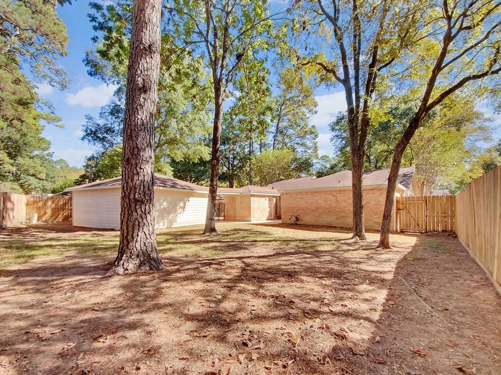 15111 Stillcreek Dr, Houston TX  77070-1254 exterior