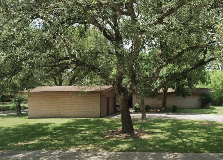 10203 Old Orchard Rd, Morgans Point, TX 77571