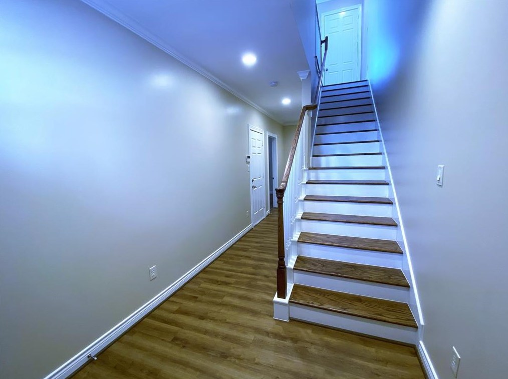 118 Oak Place Dr, Houston TX  77006-1788 exterior