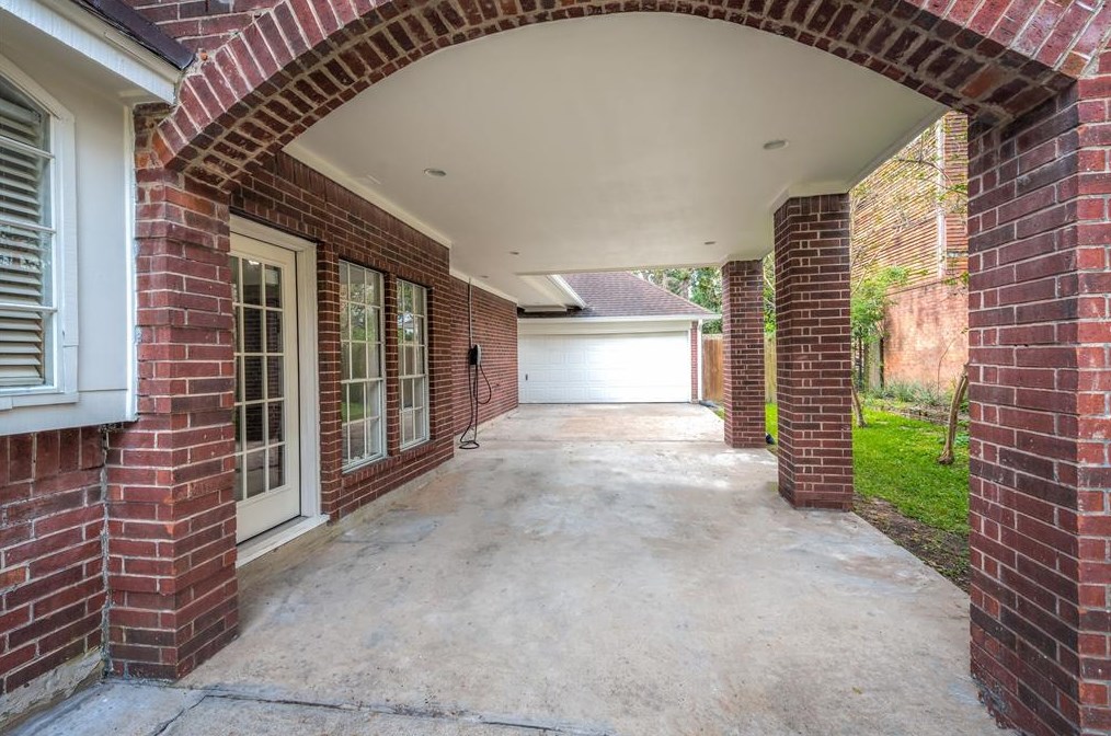 402 Lakeside Blvd, Sugar Land TX 77478-3961 exterior