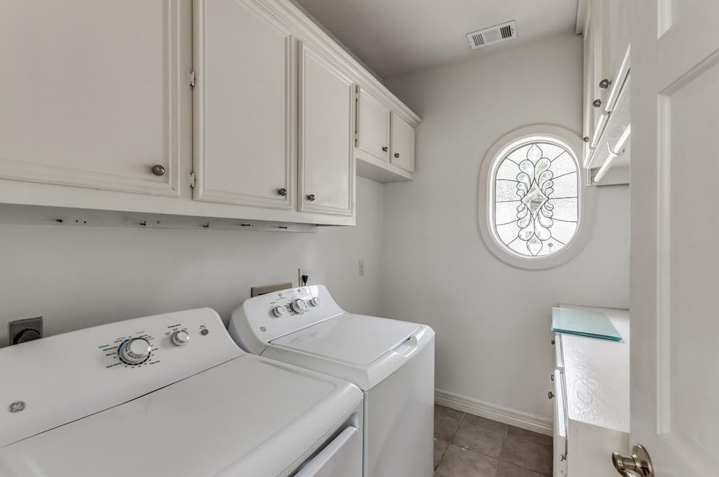 402 Lakeside Blvd, Sugar Land TX 77478-3961 exterior