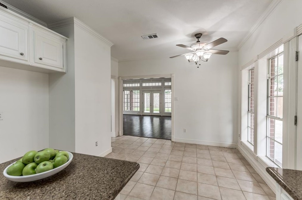 402 Lakeside Blvd, Sugar Land TX 77478-3961 exterior