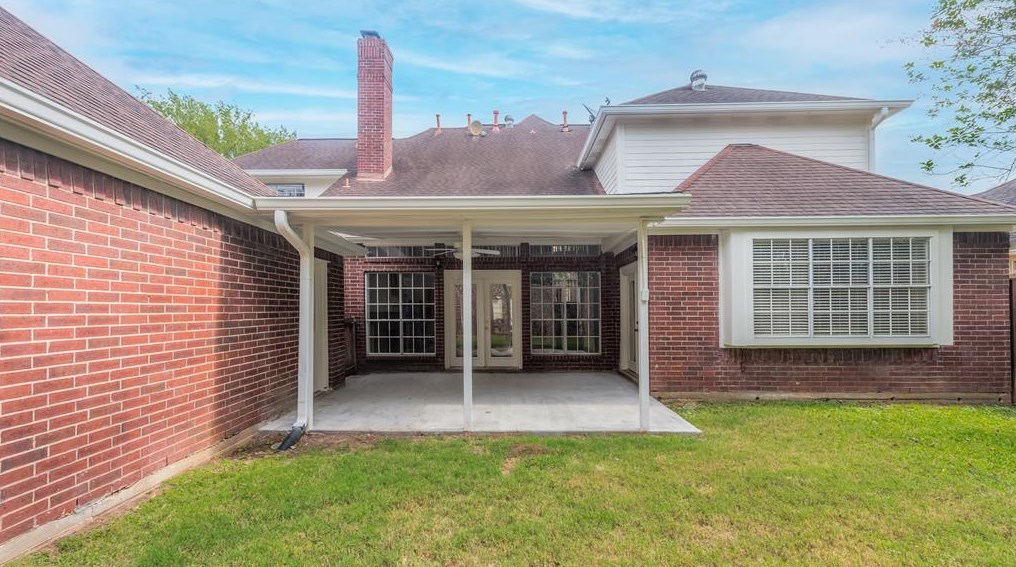 402 Lakeside Blvd, Sugar Land TX 77478-3961 exterior