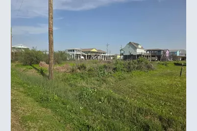 889 Sea Spray Drive, Crystal Beach, TX 77650 - Photo 5