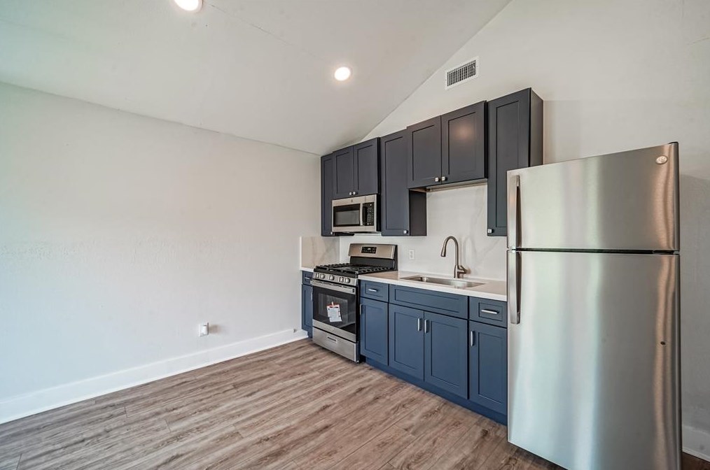 4049 Lucille St, Houston TX  77026-5704 exterior