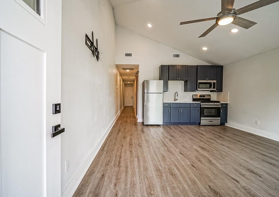 4049 Lucille St, Houston TX  77026-5704 exterior