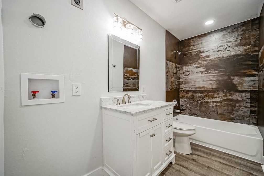 4049 Lucille St, Houston TX  77026-5704 exterior