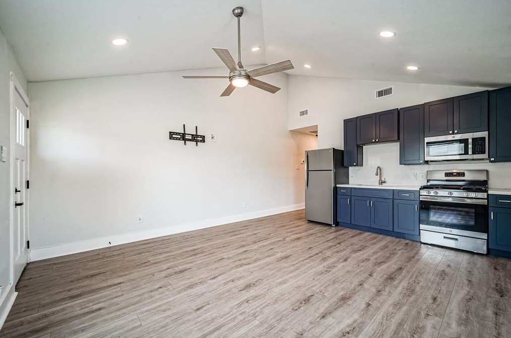 4049 Lucille St, Houston TX  77026-5704 exterior