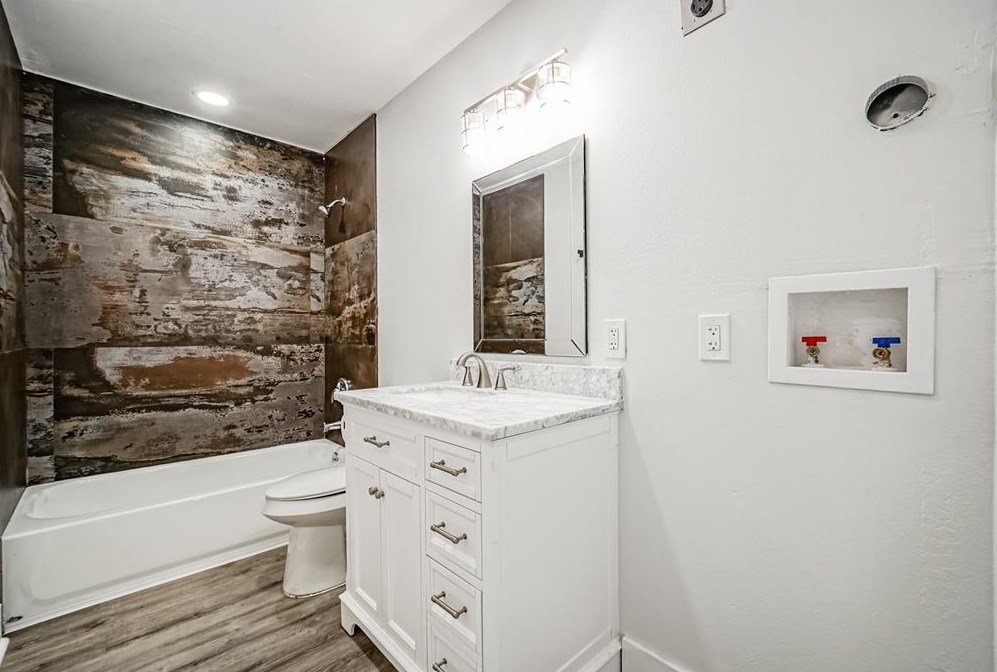 4049 Lucille St, Houston TX  77026-5704 exterior