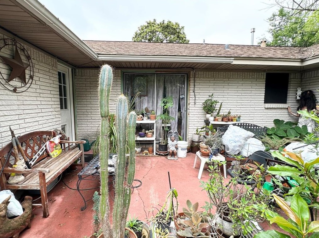 5030 Clover St, Houston TX  77051-2723 exterior