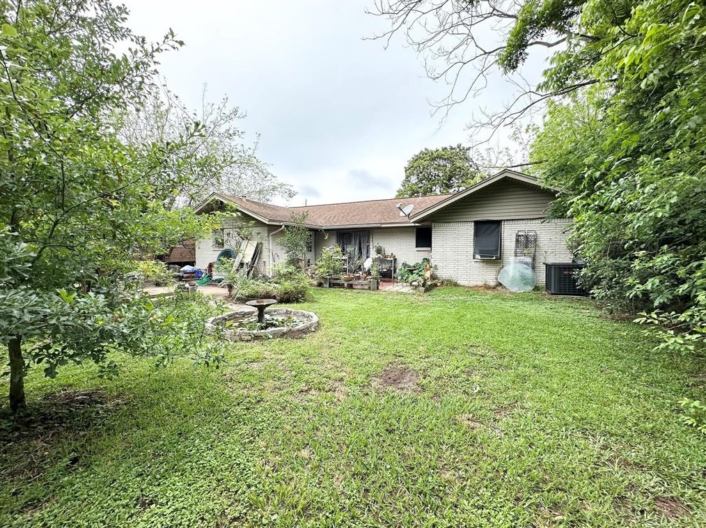 5030 Clover St, Houston TX  77051-2723 exterior