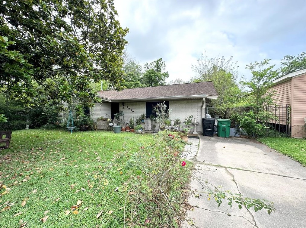 5030 Clover St, Houston TX  77051-2723 exterior