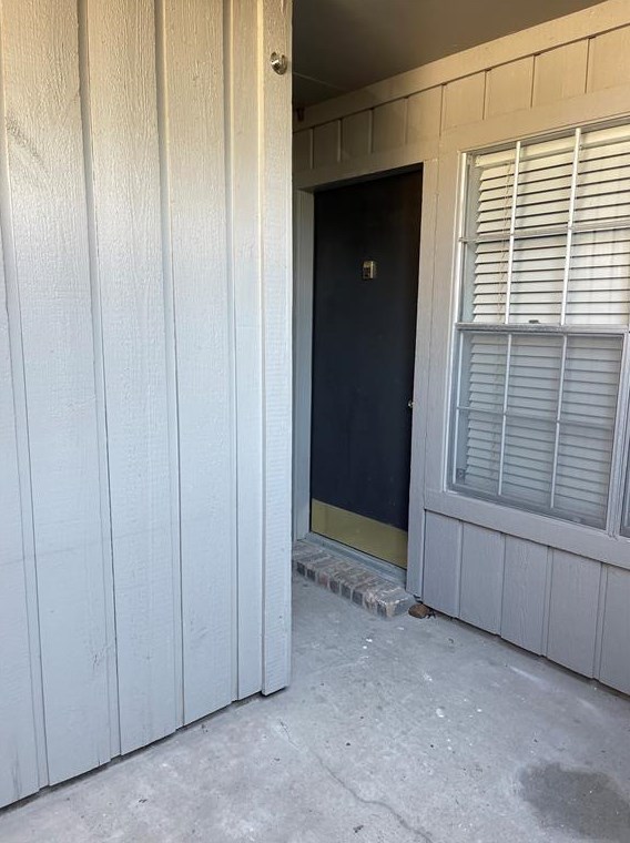 1223 Augusta Dr, Houston TX 77057-2252 exterior