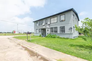 126 W 6th St, Freeport, TX 77541 - Photo 45