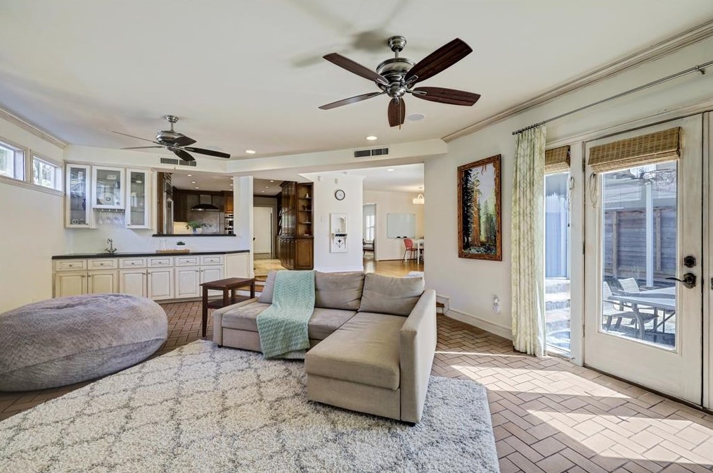 6110 Lk, Houston TX 77005-3134 exterior