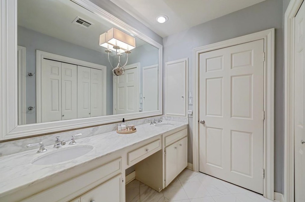 6110 Lk, Houston TX 77005-3134 exterior