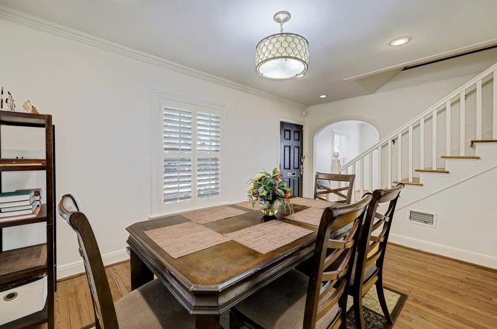 6110 Lk, Houston TX 77005-3134 exterior