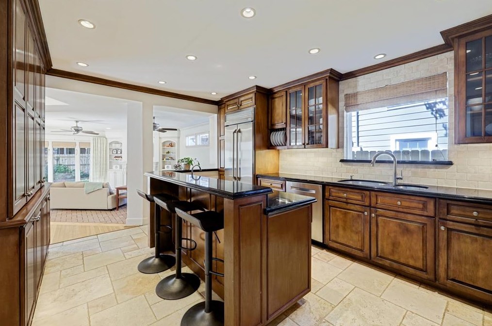 6110 Lk, Houston TX 77005-3134 exterior