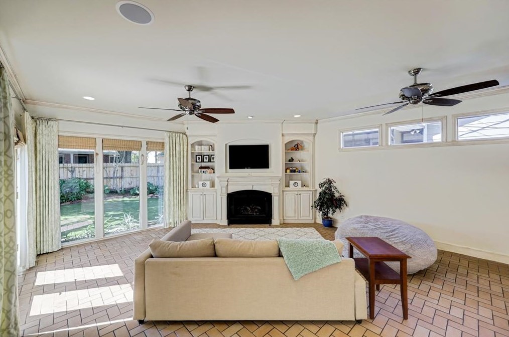 6110 Lk, Houston TX 77005-3134 exterior