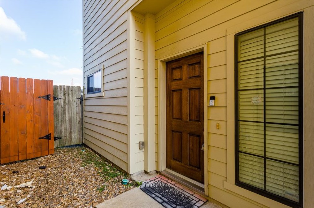 10658 Clearview Villa Pl, Houston TX  77025-5939 exterior