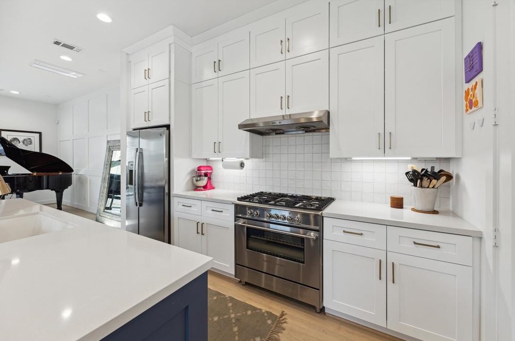 1808 Hazard St, Houston TX 77019-5720 exterior