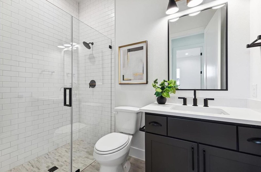 1705 Ronson Rd, Houston TX  77055-3222 exterior