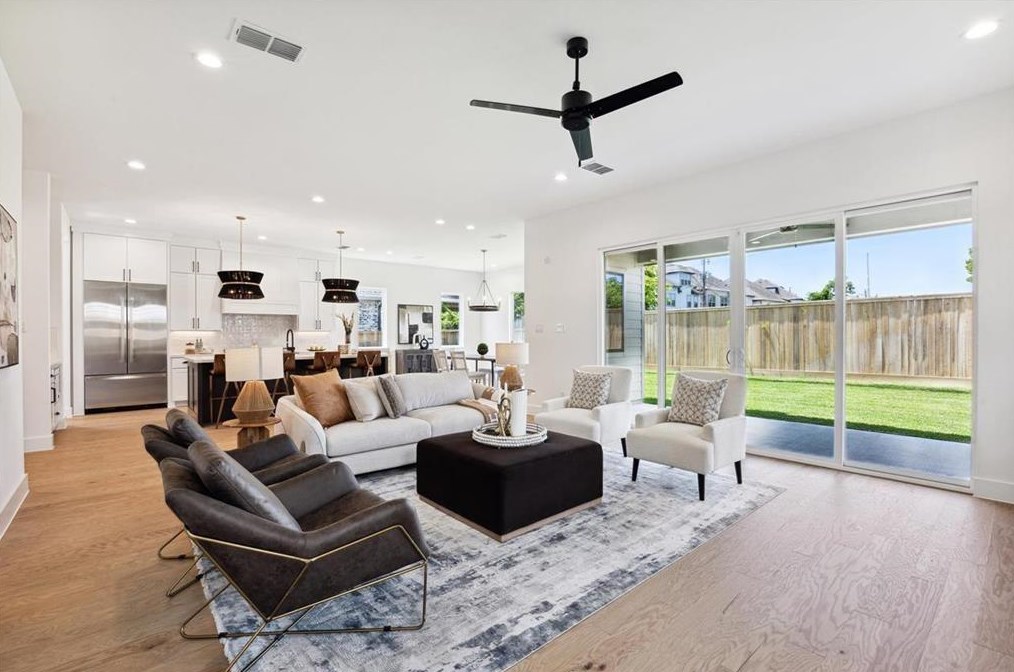 1705 Ronson Rd, Houston TX  77055-3222 exterior