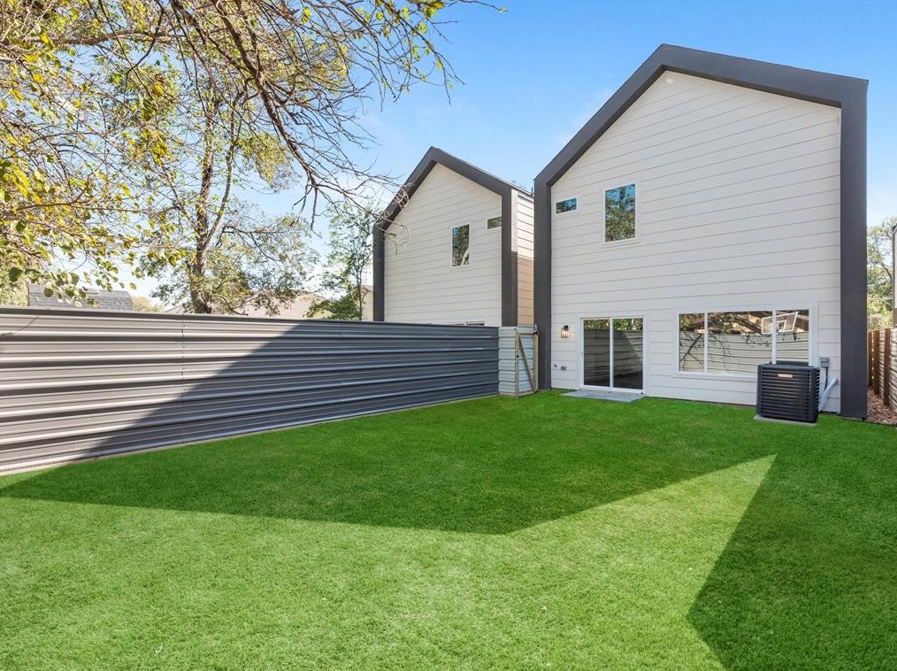 2126 Wavell, Houston TX  77088-4621 exterior
