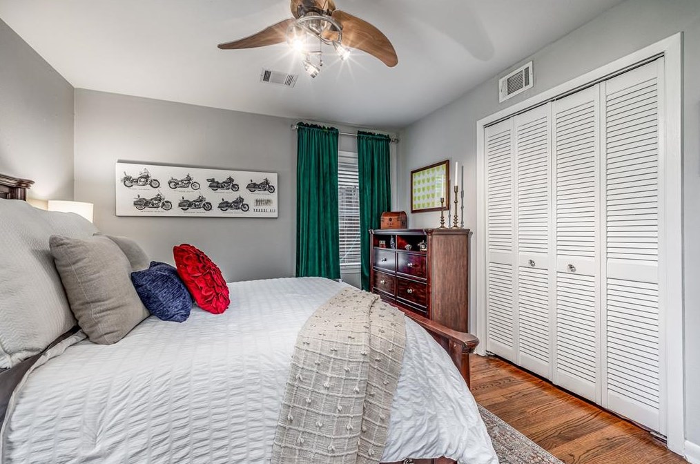 6132 Jason St, Houston TX  77096-1427 exterior
