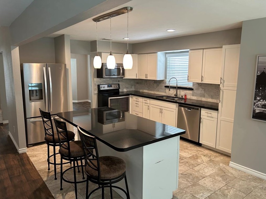 11602 Cypresswood Dr, Houston TX  77070-2805 exterior