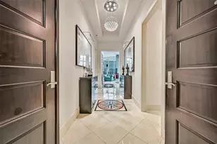 801 E Beach Dr, Galveston, TX 77550 - Photo 3