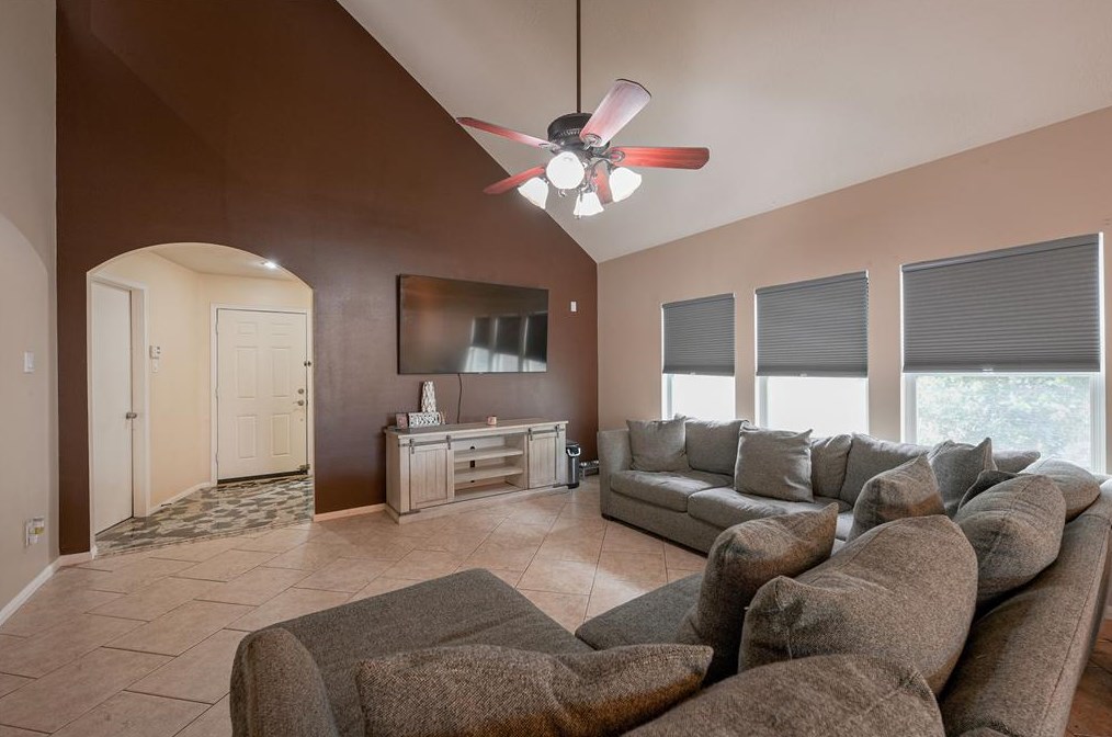 1919 Rock Ridge Dr, Houston TX  77049-1468 exterior