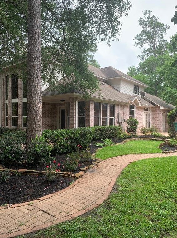 38 Castlegreen Cir, Spring TX  77381-6335 exterior