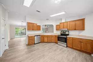 651 Cedar Point Dr, Livingston, TX 77351 - Photo 7