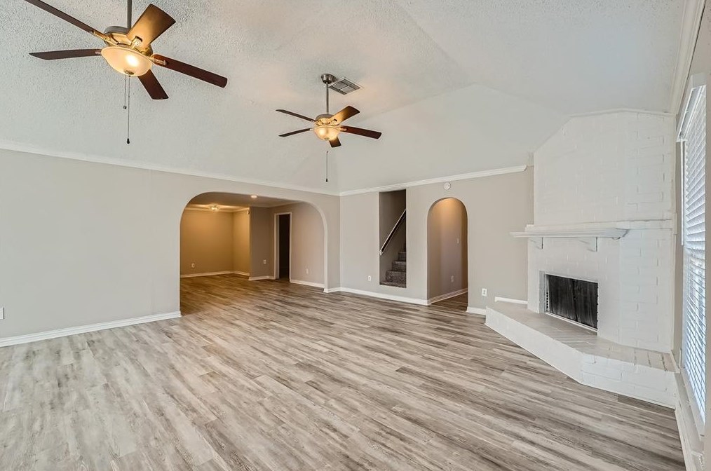 11006 Bellerive Dr, Houston TX  77072-1404 exterior