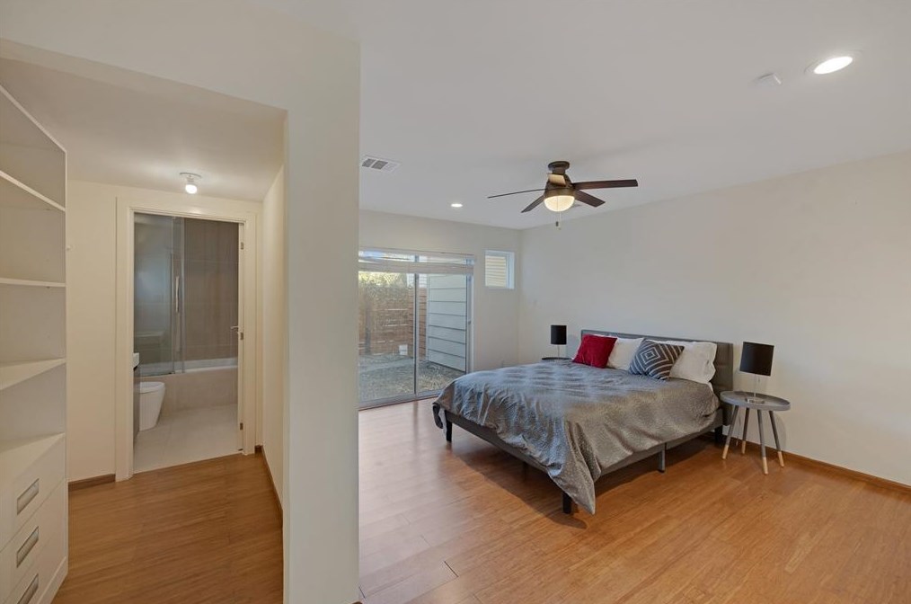 2009 Eagle St, Houston TX  77004-5106 exterior