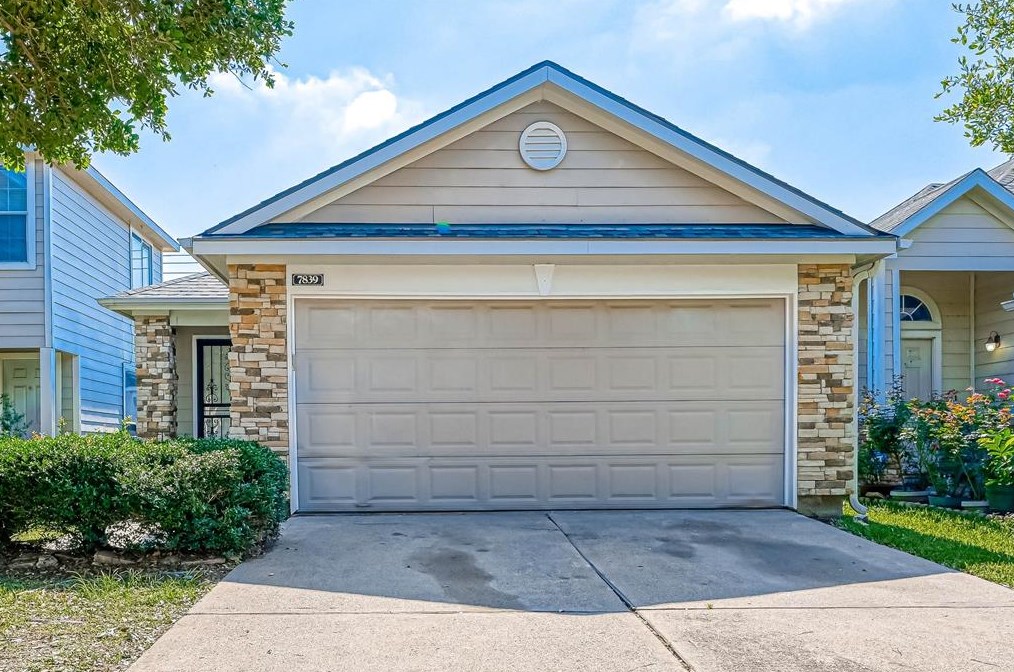 7839 Dairy View Ln, Houston TX  77072-5622 exterior