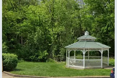 808 Treewood Dr, Hillsboro, OH 45133 - Photo 13